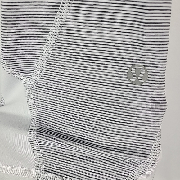 Lululemon Women's Black White Stripes Leggings 22" Inseam Size 4 - Picture 4 of 7